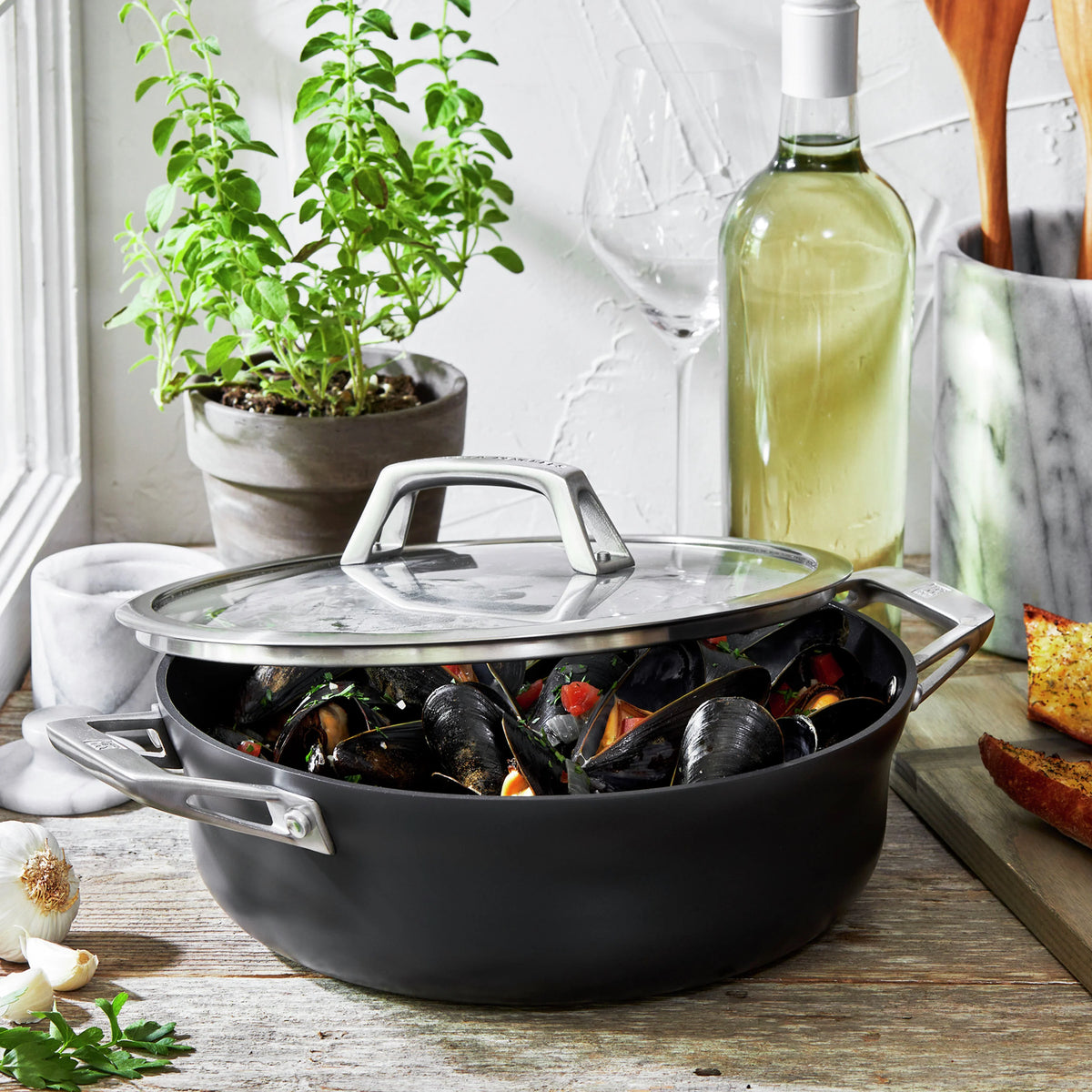4 Qt Aluminum Hard Anodized Non-Stick Chef's Pan J3611