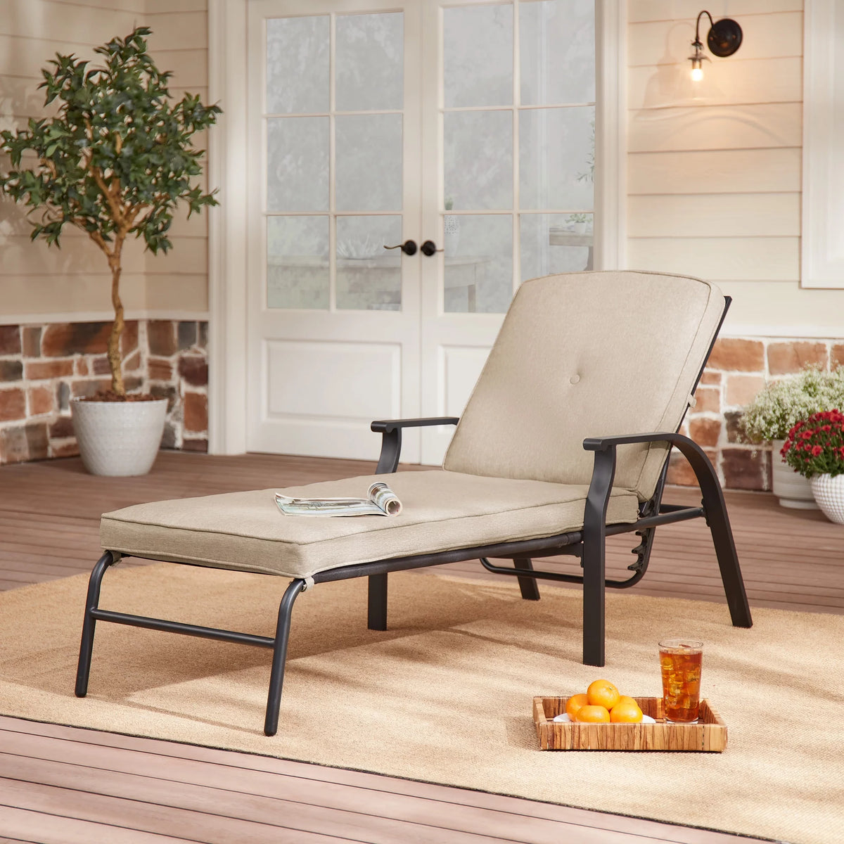 Red Cushion Steel Outdoor Chaise Lounge Q723679