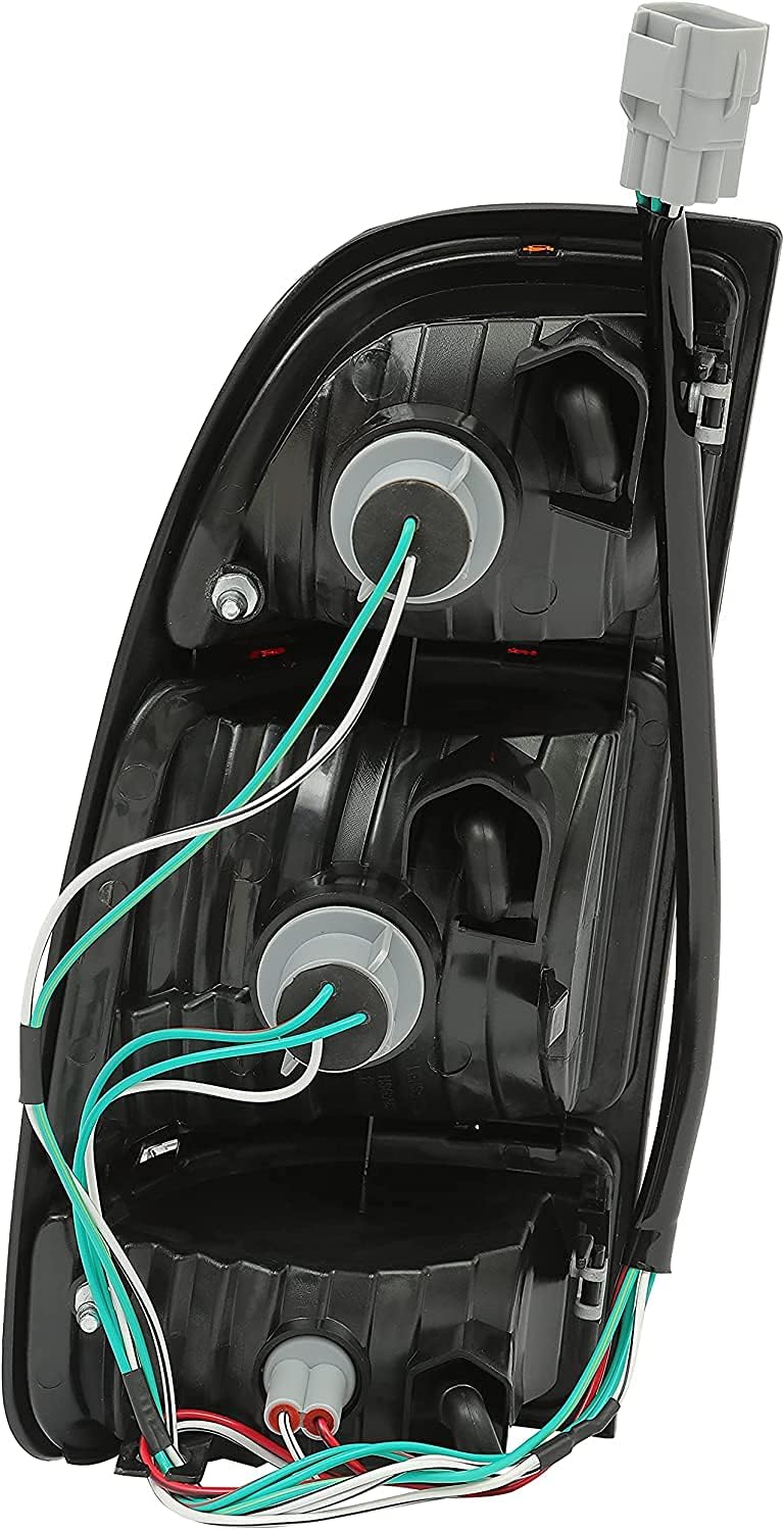 Tail Light Assembly with Bulbs N144833
