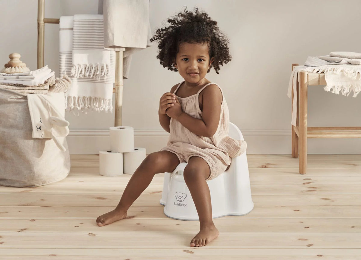 White/Gray Potty Training Q5428
