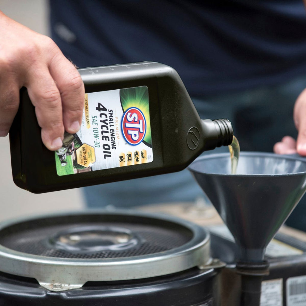 32 oz Four-Cycle Oil SAE 10W-30 V550