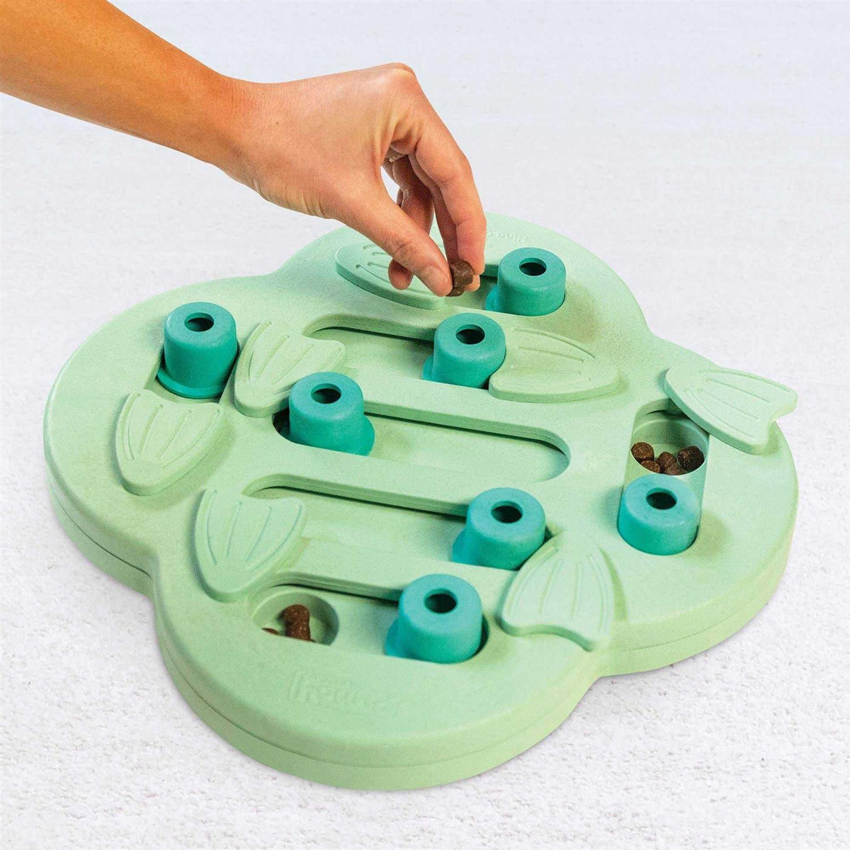 Interactive Treat Puzzle Dog Toy B3274